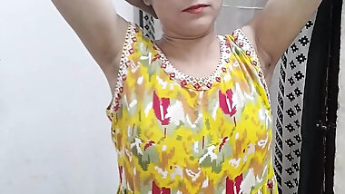 Step sister ko nanga karke choda paani nikal gya