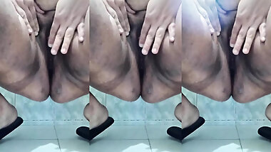 CHUBBY COLOMBIAN SHOWING OFF HER WHOLE BODY AND FUCKING