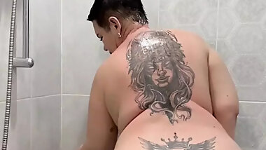 Stepson Spies On Stepmom In The Shower, Gave Her A Cock Suck