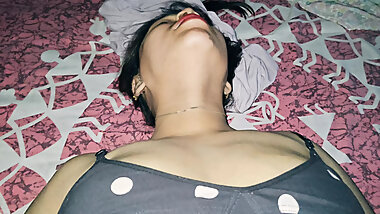 Married woman takes her boyfriend to hotel