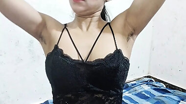 Cute step sister ko room me kapde badlte dekh liya
