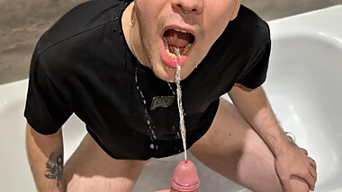(4k) Golden Shower Turned Into a Facial Cumshot for a Piss Boy