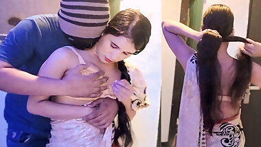 Sali redy ho rhi thi jija ne piche chuchi pakar liya