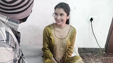 Jija ne apni sali ko gift ka lalach deke pela