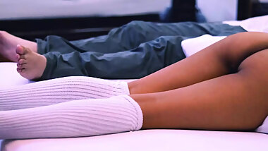 The neighbor's daughter and her mother's physiotherapist go to the apartment to fuck.