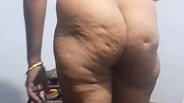 Pussy show indian tamil aunty