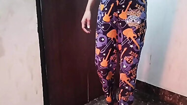 Step sister ko ghar me band karke choda