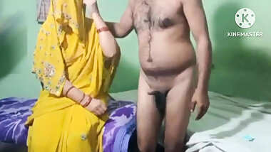 Daughter-in-law fucks with father-in-law in the morning