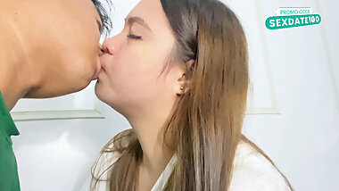 CHEATING GIRLFRIEND GETS FUCKED BY A GUY SHE RECENTLY MET ON SEX-DATER