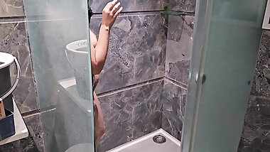 Stepsister Get Turned on When I Watch Her in the Shower and Then Fuck Hard