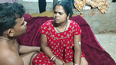 The neighbor brother-in-law made the sister-in-law naked and inserted a finger in her pussy