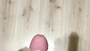 This Magnificent Masturbator Made Me Cum