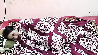 Soyi hui chachi ko akele dekh kar pel diya