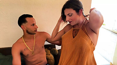 The naughty real estate agent gave it to Marginal