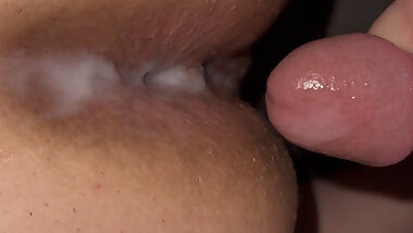 Huge Cumshot on a Sexy fat Ass