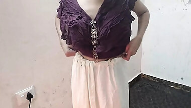 Desi gaao ki larki ko paise dekar hotel le gya