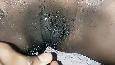 Desi girl pacified the heat herself