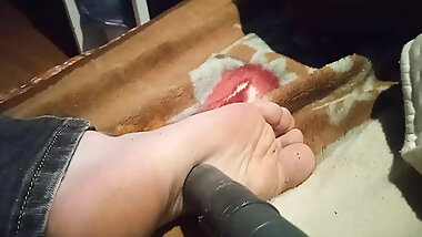 Twink vacuuming his dirty soles