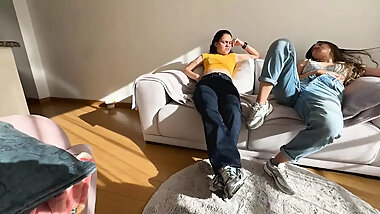 Two Lesbians Have a Strong Smelly Feet Female Wrestling Match